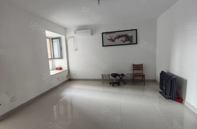 文轩本部，羡林苑，两室两厅，南北通透，低层层。