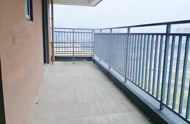 花样年龙年中心(3期)4室2厅118.52㎡98.5万二手房图片