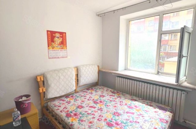 二三小区3室1厅80㎡47万二手房图片