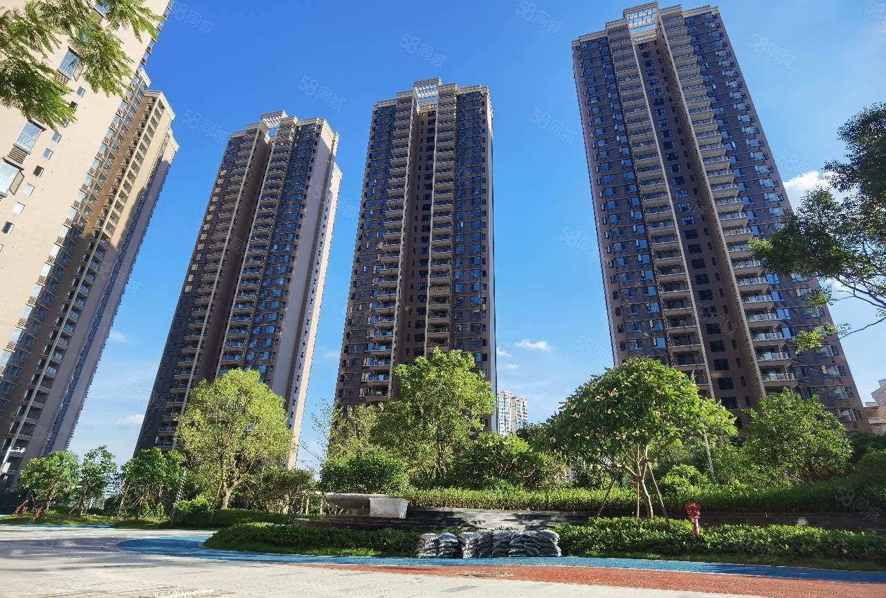 保利君悦湾4室2厅3卫146.14㎡南北290万