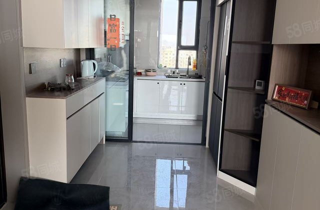 徽州园4室1厅157㎡102万二手房图片