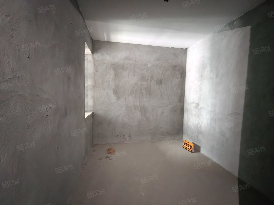 常隆花园3室2厅1卫104㎡南北48万