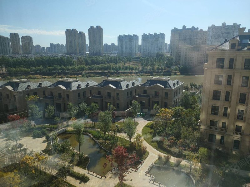 大正臻园3室2厅2卫187㎡南北268万