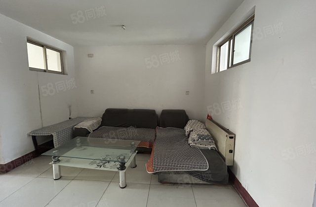 急售香江妇幼城市之尊一墙之隔乐园实验二楼三室湖北小区绿城