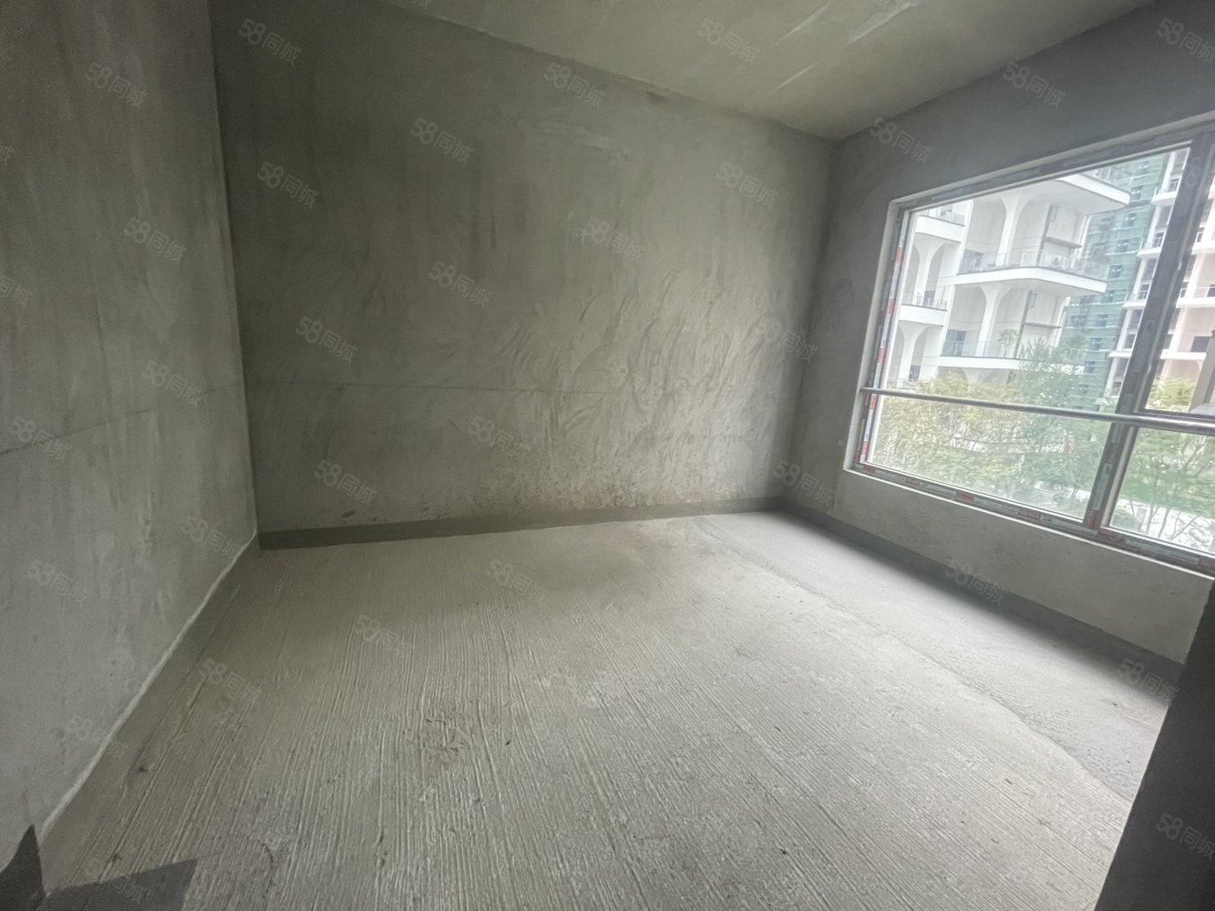 国瑞麓林府4室2厅3卫143㎡南北125万