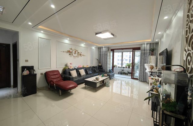 精装好房，三室两厅两卫！免大税