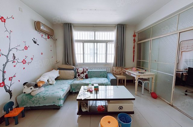 兴华路，运河边，颐馨园三室两厅，中间楼层，  带储藏室