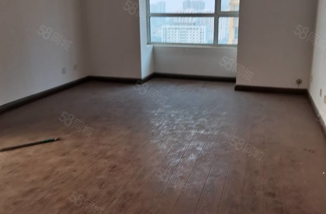 东昌丽都中间楼层，东昌东三中，外国语附近，振华，带车位储