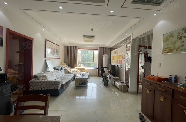 金柱大学城东苑132平，114.8万，免大税送储藏室