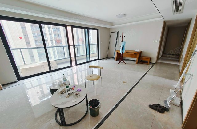 首开龙湖紫云赋4室2厅146.2㎡233.6万二手房图片