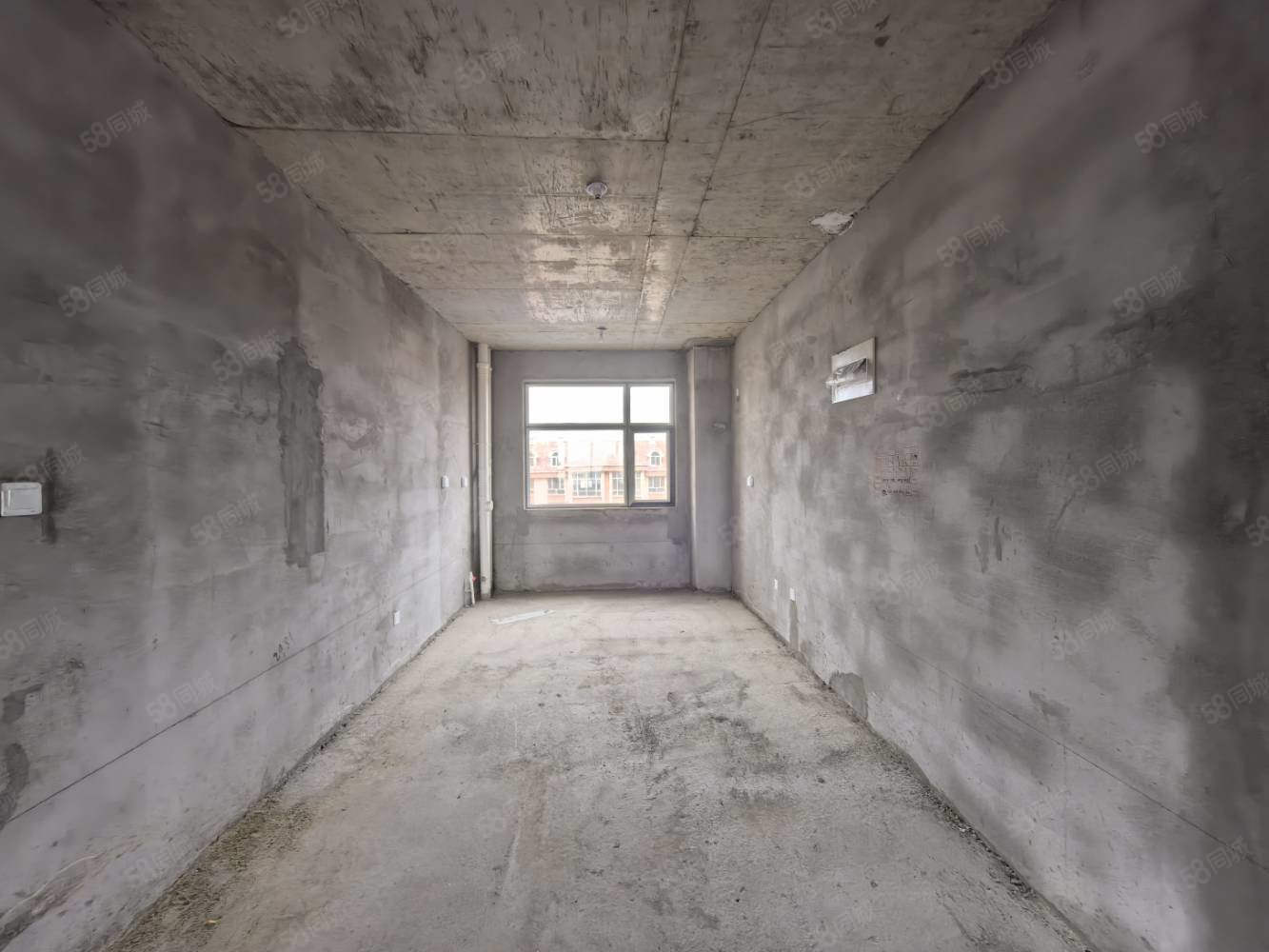 东方新天地3室2厅2卫144㎡南北56.8万