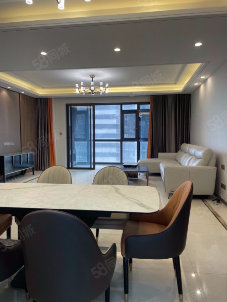 【10图】绿地中央公园,捡漏房源,阔绰大4房,送家具家电,亏本诚售,绿地