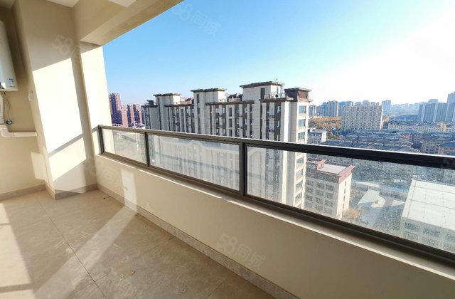 房东急售了哈！送车位！送储藏室！视线采光好！四室两厅两卫！