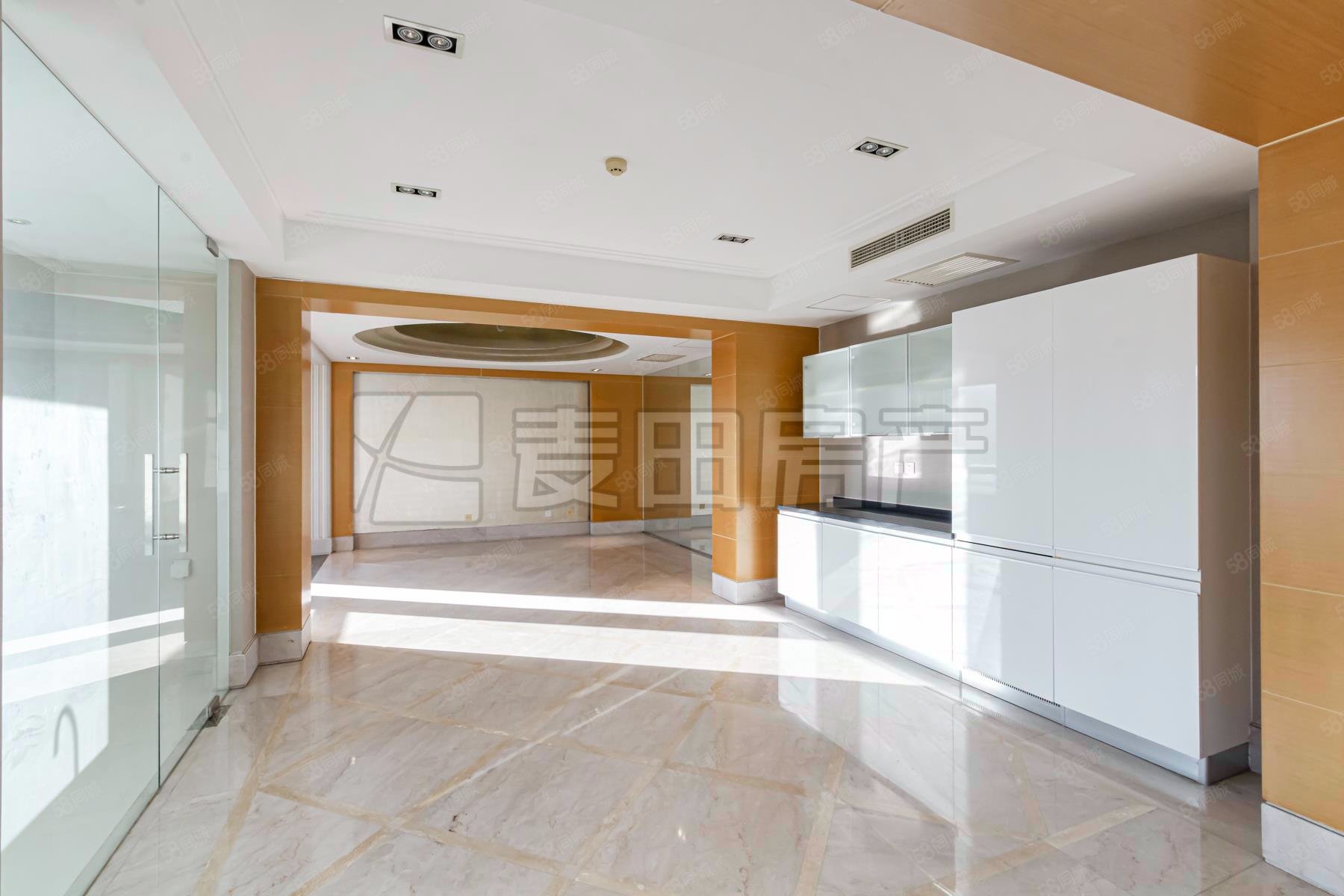 復(fù)地首府3室2廳4衛(wèi)404㎡南北2880萬(wàn)