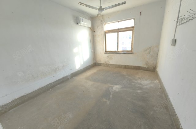 水晶丽城西邻 汽车站东 比租房子还便宜 南北通透塑料厂家属院