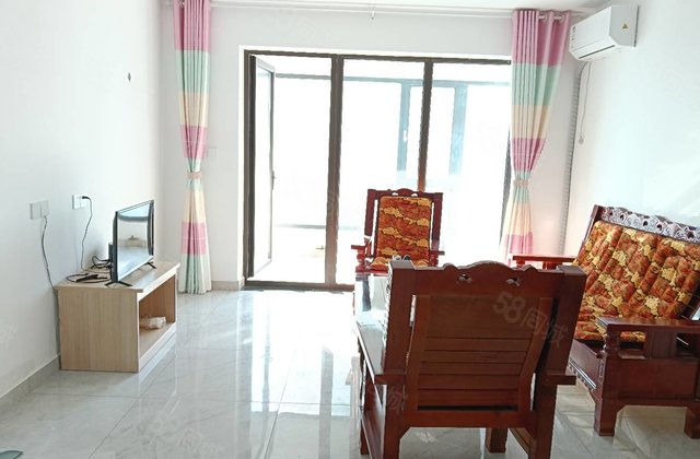 万达北邻，江山印东区，双阳台，采光很好，带车位地下室免大税