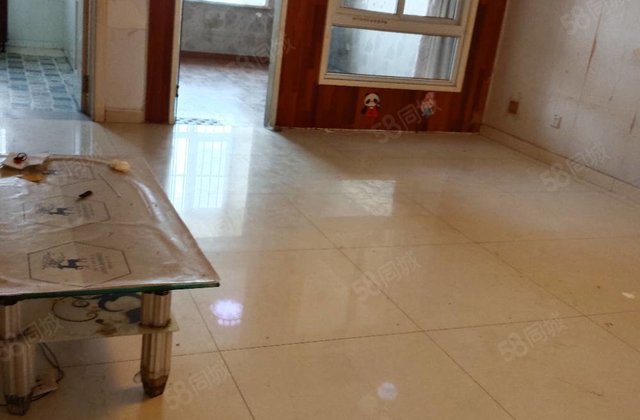 月亮湾，阳光    大三室产权清晰楼层视野好