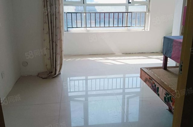 水晶丽城南北通透两室急售   好楼层  随时看房