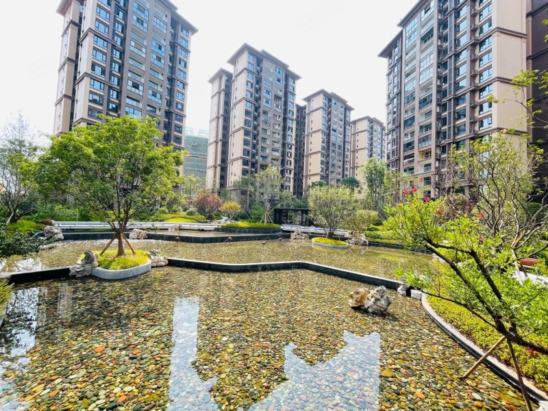 邦泰天著3室2厅2卫104㎡南北69.8万