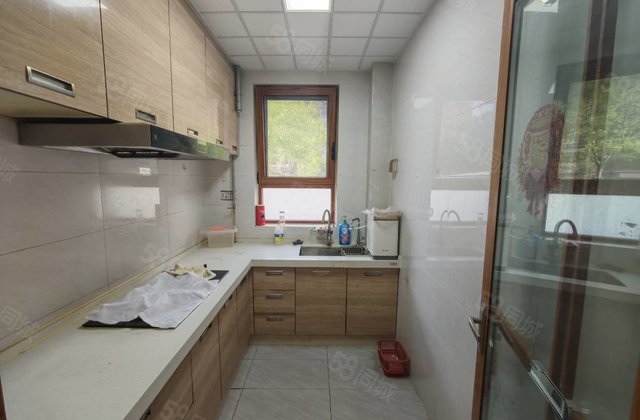 老文轩 柳园路 东边户三室 免大税带车位储藏室 房东诚心急售