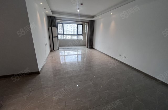 徒骇河旁裕昌莲湖新城精装三室带储藏室105万