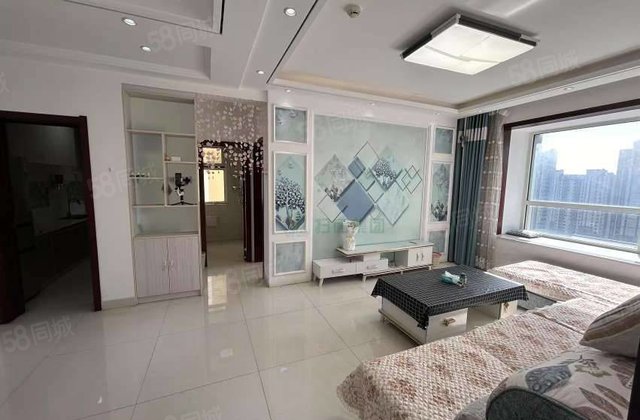 高档社区，翡丽湾三室两厅两卫，精装修免大税观景房全天采光