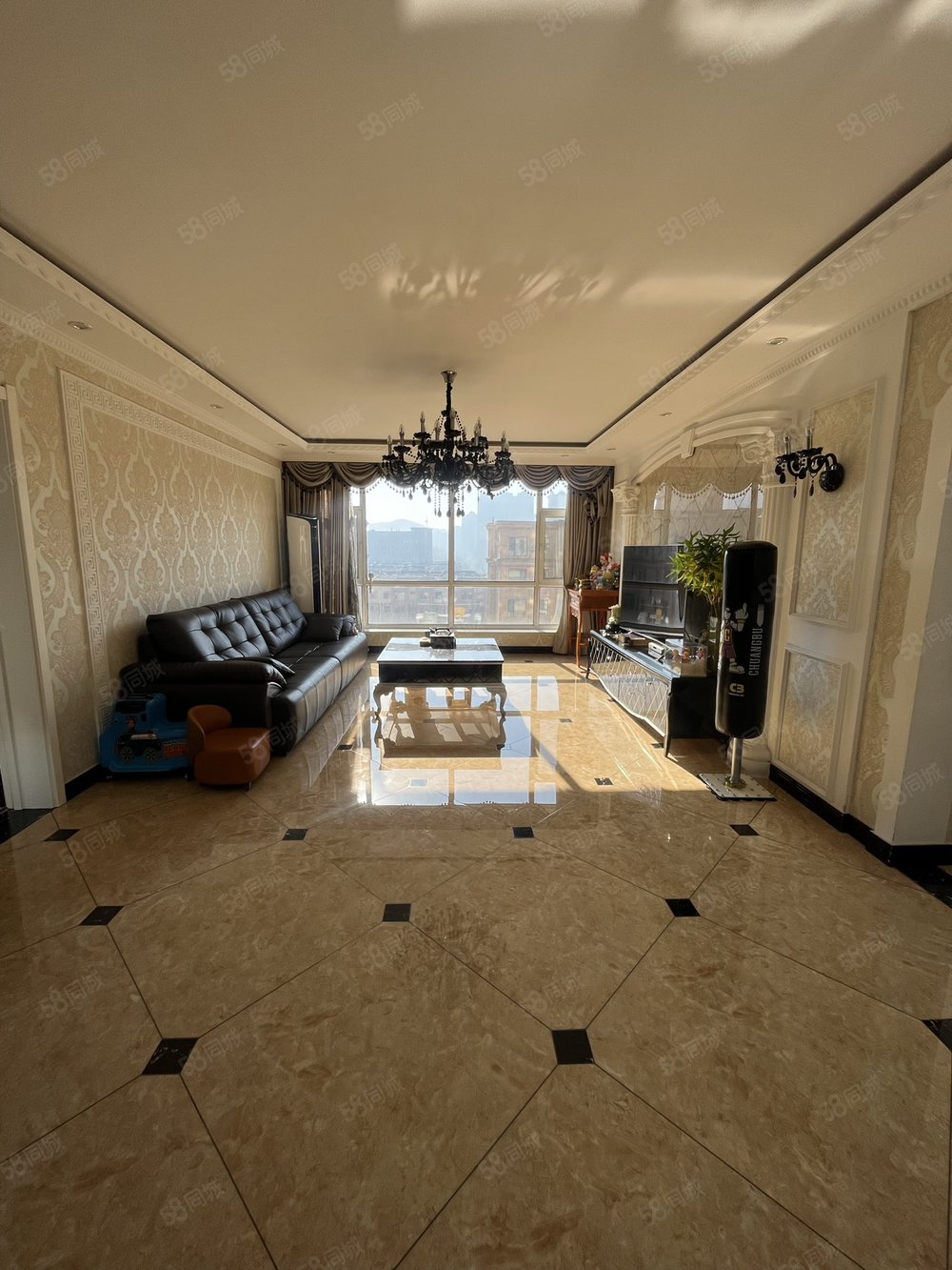 紫御华府3室2厅1卫134㎡南北85万