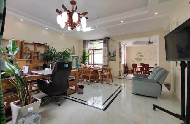 东昌湖 古楼  地段 别墅区 靠路边 200万装修 可按揭