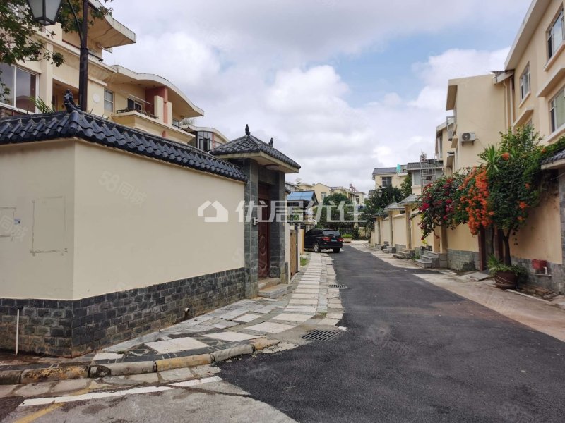 加州风景联排别墅 带前后花园共100平米