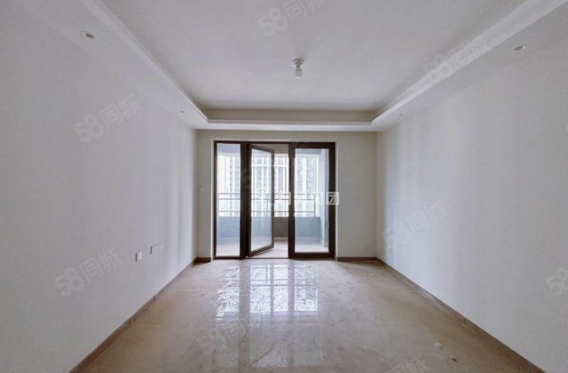 翰林天悦10楼新一中 外国语   培文带车位储藏室有大碎。