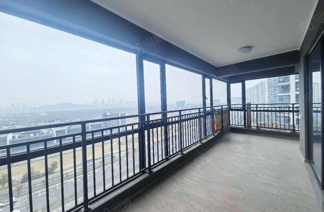 越秀湘江星汇城(三期)4室2厅250㎡255万二手房图片