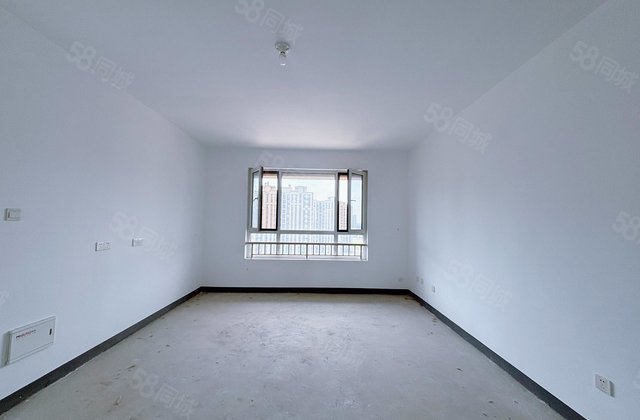 新一中 民生8号院 四叶草户型 毛坯房 送车储