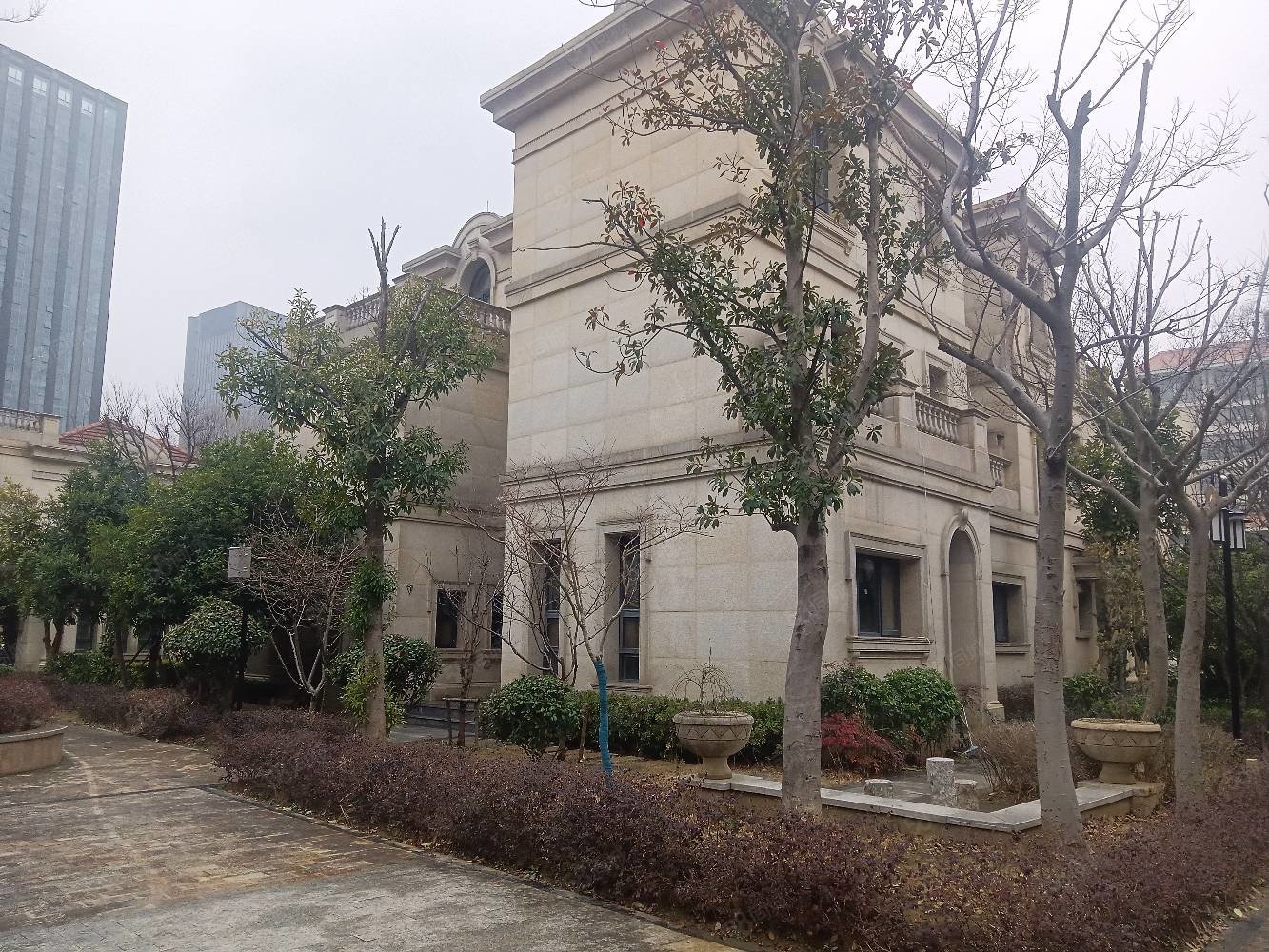 嘉盛龙庭中关村商圈双拼别墅全新毛坯得房率高价格可商