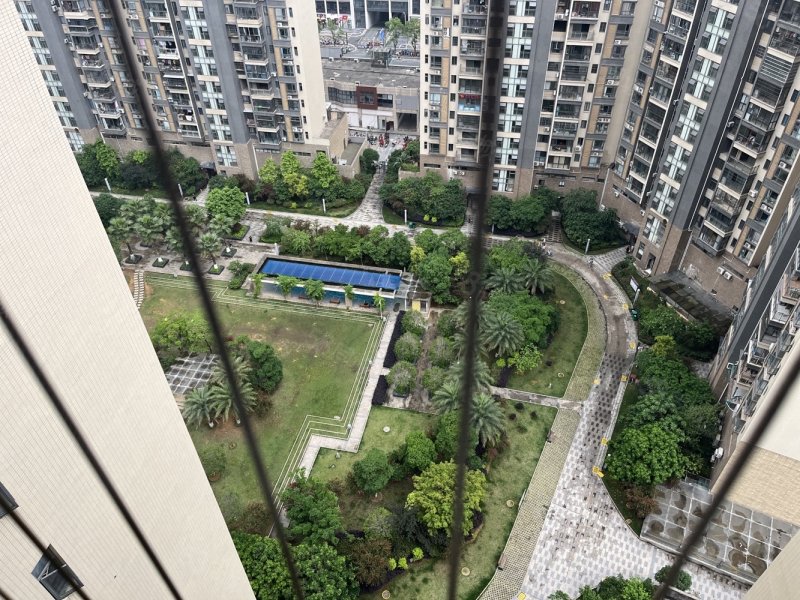 万象城旁中央城4房2厅2卫精装修的,仅售158万,中环中央城b区-赣州58