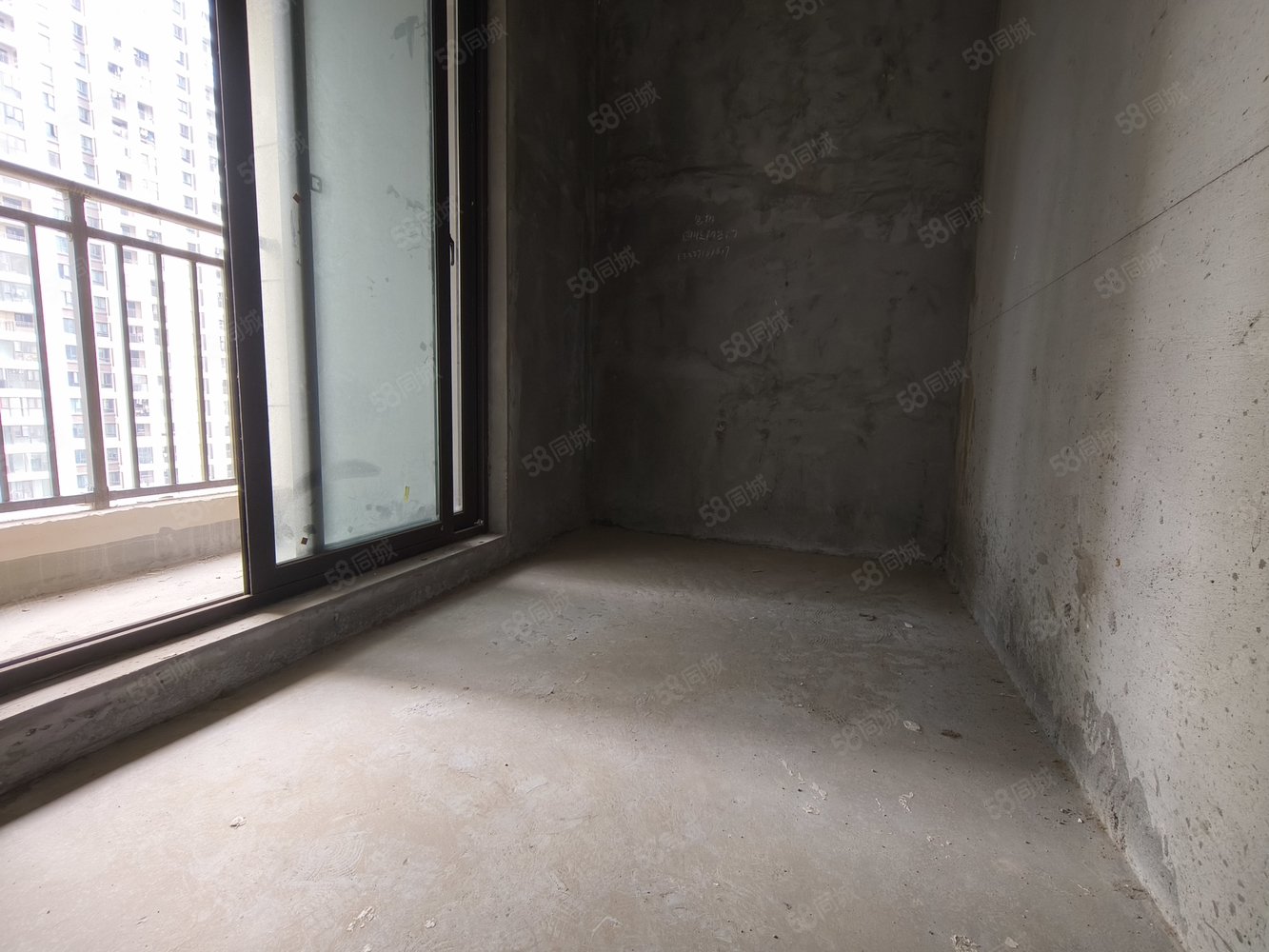 天纵御府4室2厅2卫141㎡南北105万