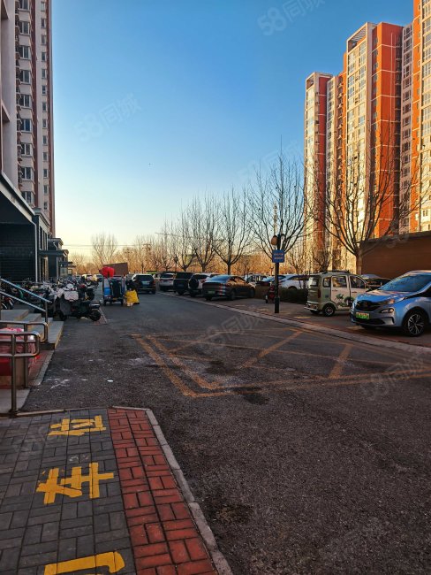 環(huán)湖小鎮(zhèn)2室1廳1衛(wèi)87.98㎡南北100萬