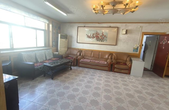 急急急售出门就是二  龙山南区文轩中学好楼层免大税带储藏室