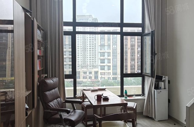 房36东苑中学!莲湖湾精装两室两厅上下复试!可按揭!