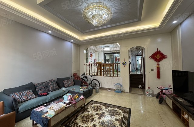 城市主人  联排别墅   南入户花园   单价一万出头就卖