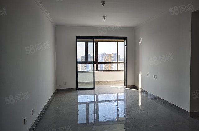 真实急售松桂路急售桂馨苑精装三室带车储  城市芳华 东昌天悦