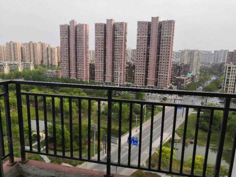 巨人印象小区3室2厅2卫127㎡南56万