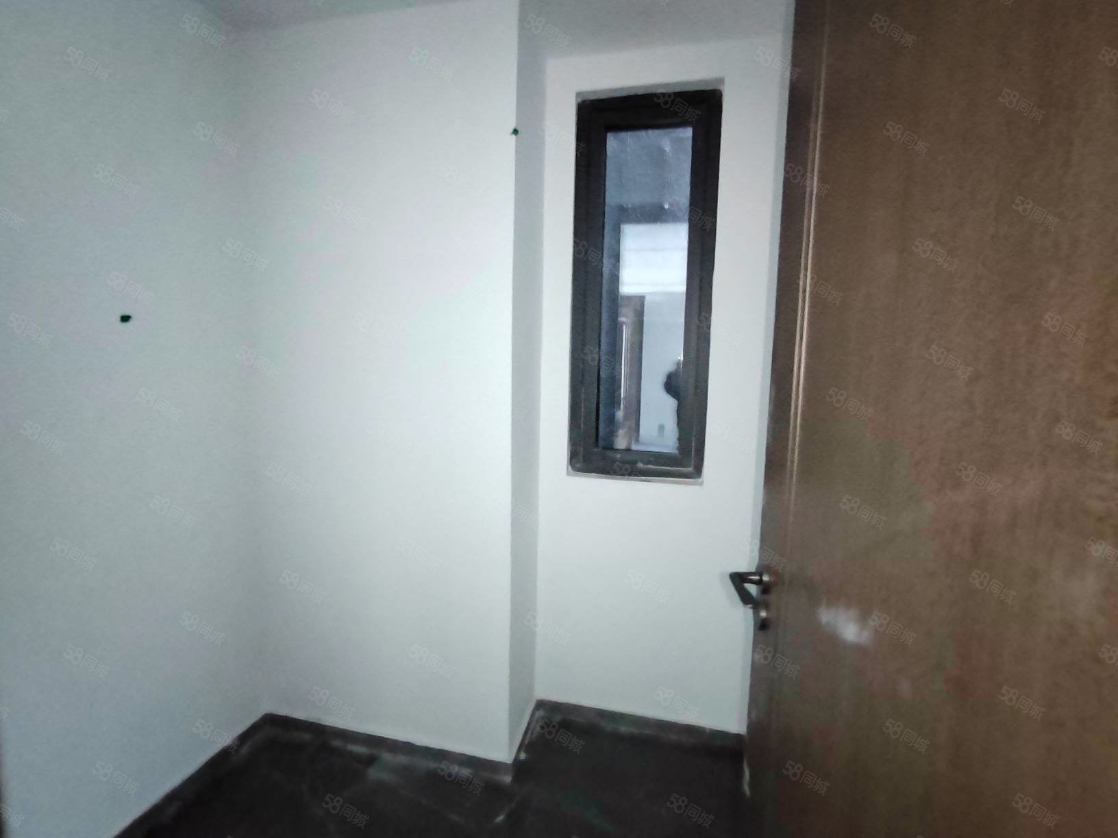 中駿金輝未來云城(一期)3室2廳2衛(wèi)113㎡南北430萬