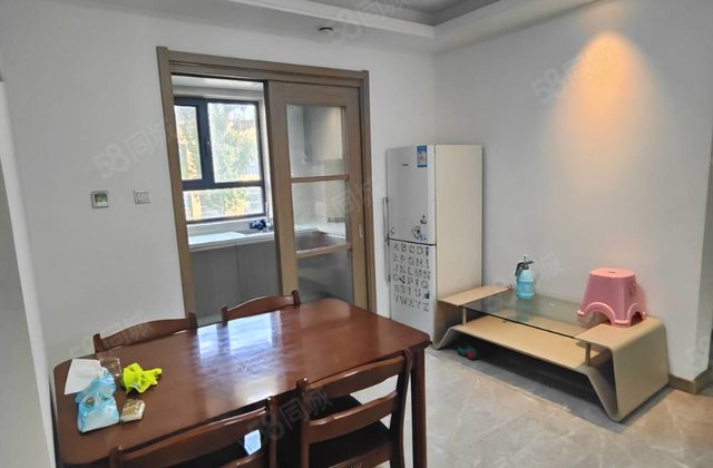 精装急售 莲湖新城 洋房 带车位储藏室 免大税 三叶草户型