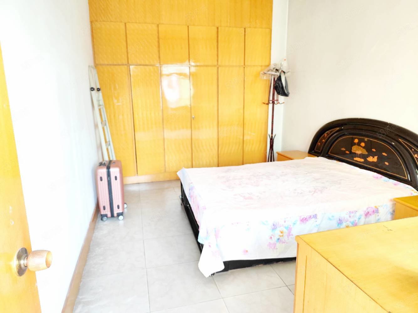 农业发展银行家属楼3室2厅1卫166.98㎡南北66万