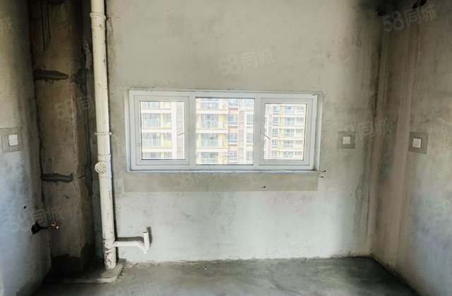 天嘉湾花苑4室2厅128㎡68.3万二手房图片