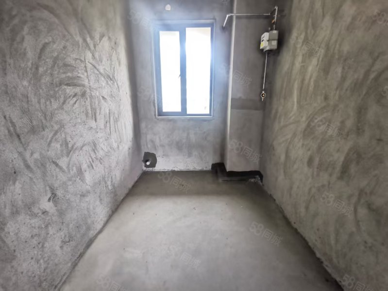 邦泰紫霄台3室2厅2卫105㎡南北72万