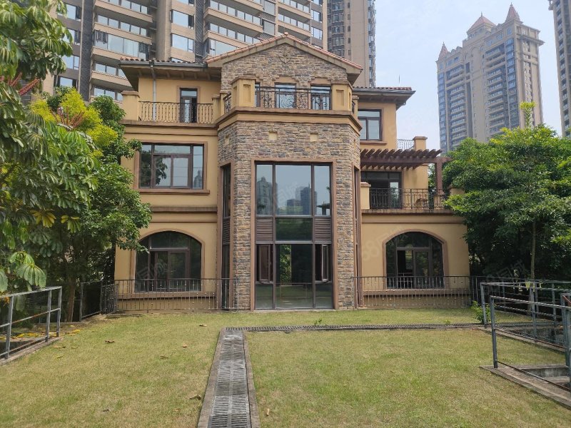 嘉和城依云湾(别墅)6室3厅5卫749㎡南999万