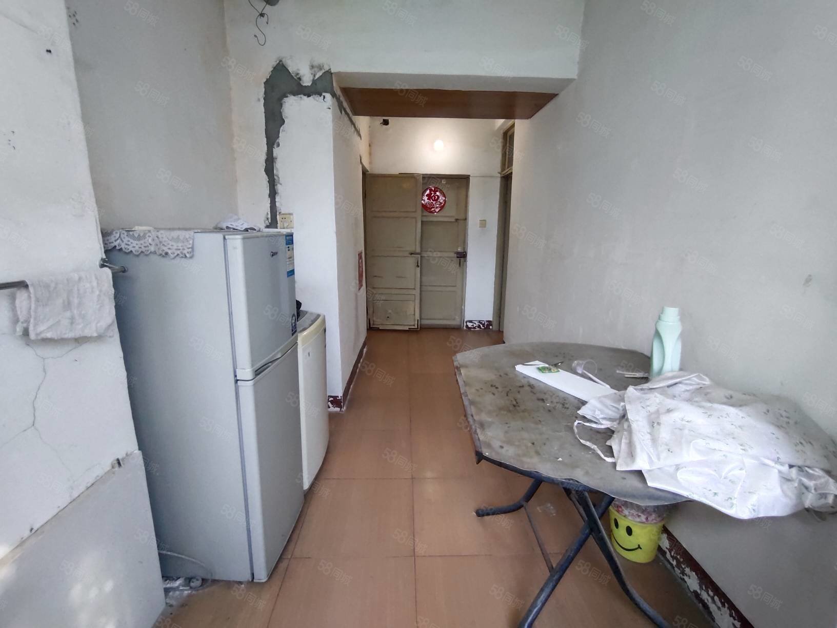 轮胎东村1室1厅1卫32㎡南北8.5万