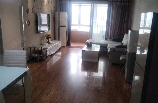 文轩总校，电梯房8楼，精装修，3室2厅，  方便，随时看房。