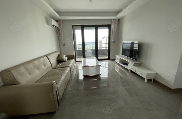 居住密度低 带电梯 刚需小三居 双卫生间 正规商品房